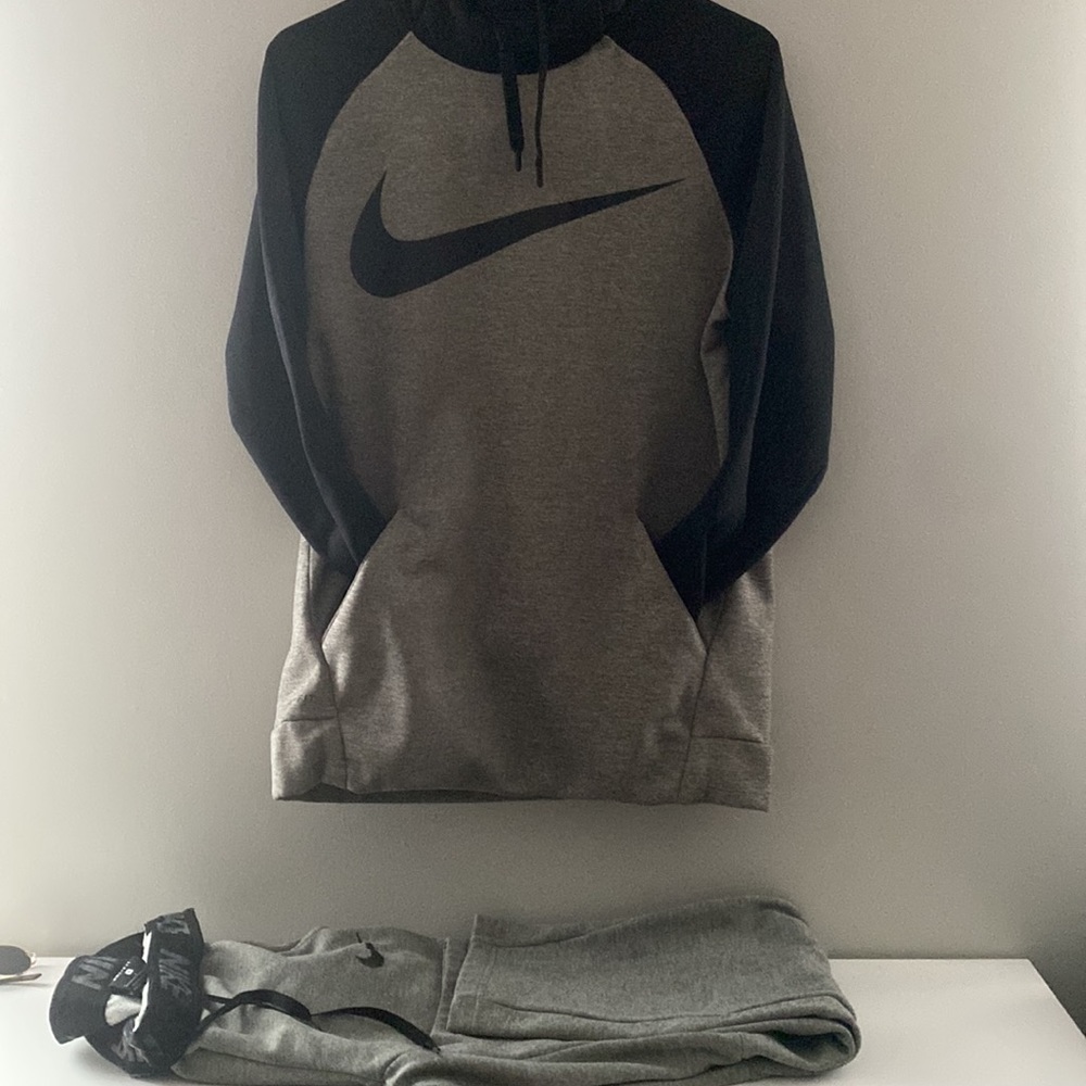 Nike Hoodie & Joggers